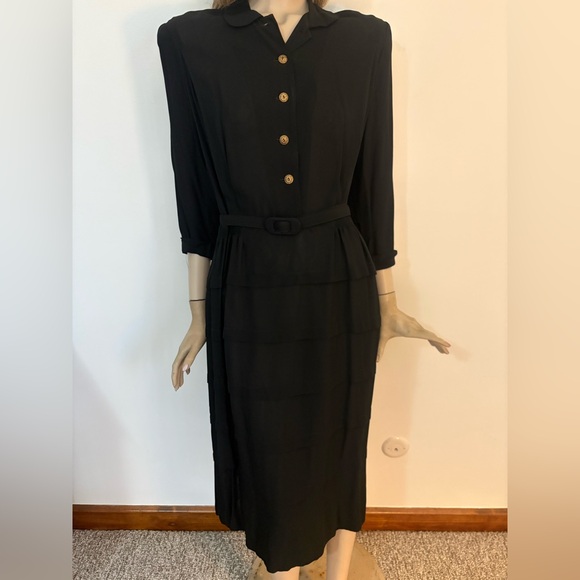 Vintage Dresses & Skirts - The Perfect Vintage 1940s 50s Little Black Dress VOLUP